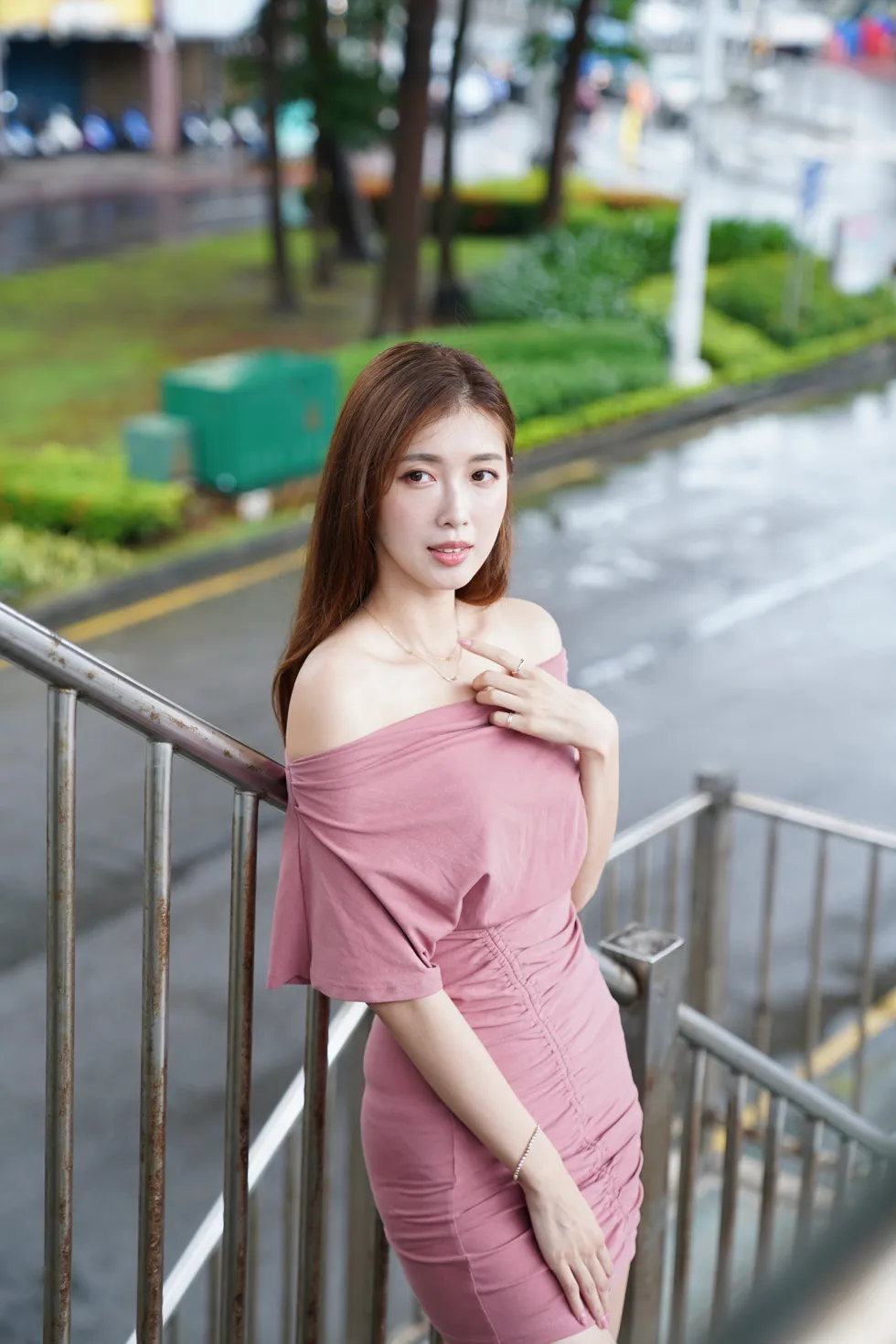 [Mzsock] NO.130 Liao Tingqi, off-shoulder dress and short skirt, cool and beautiful legs street photography#[100P]-85