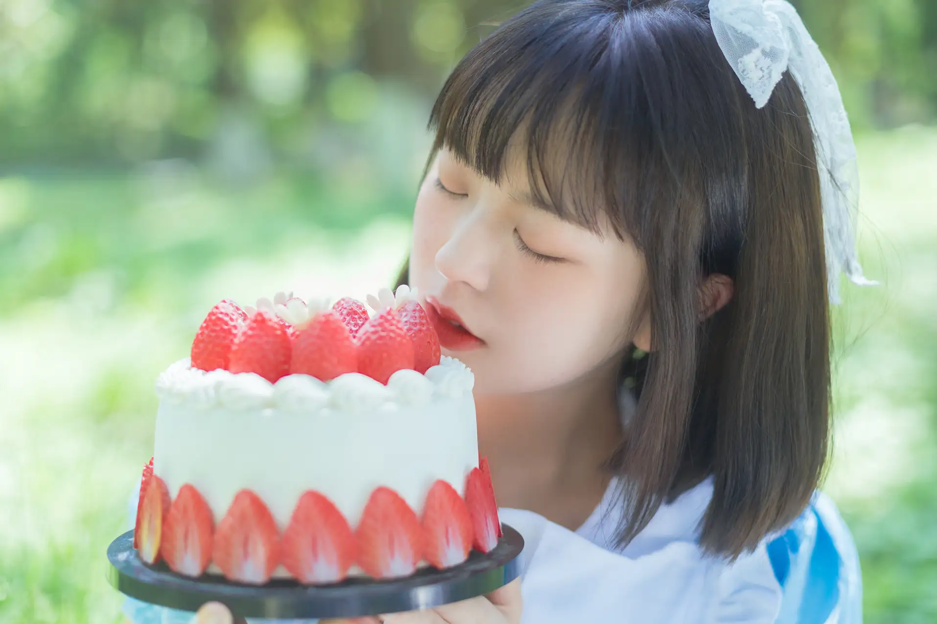 [YITUYU] 2022.08.05 Vol.1628 – Daisies and Strawberries Haji Twist#[32P]-27